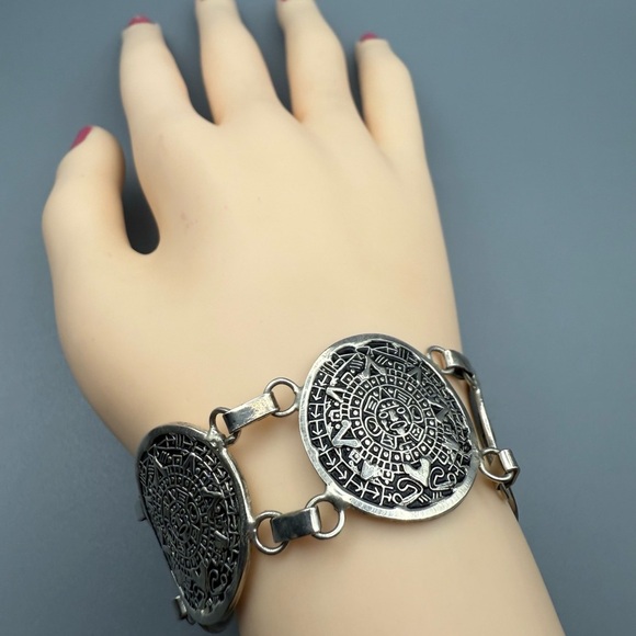 Estate Aztec Sterling Silver Medallion Bracelet
24 GRAMS - Picture 4 of 5